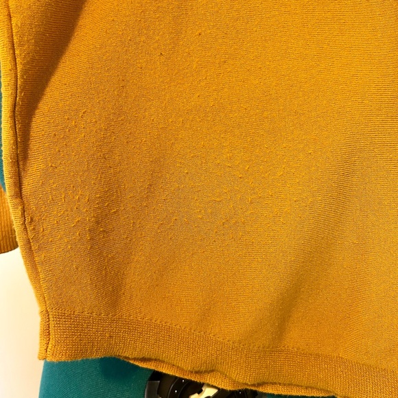 Cable & Gauge Mustard Yellow Button Shoulder Sweater XL Lightweight Knit Top - Picture 7 of 7